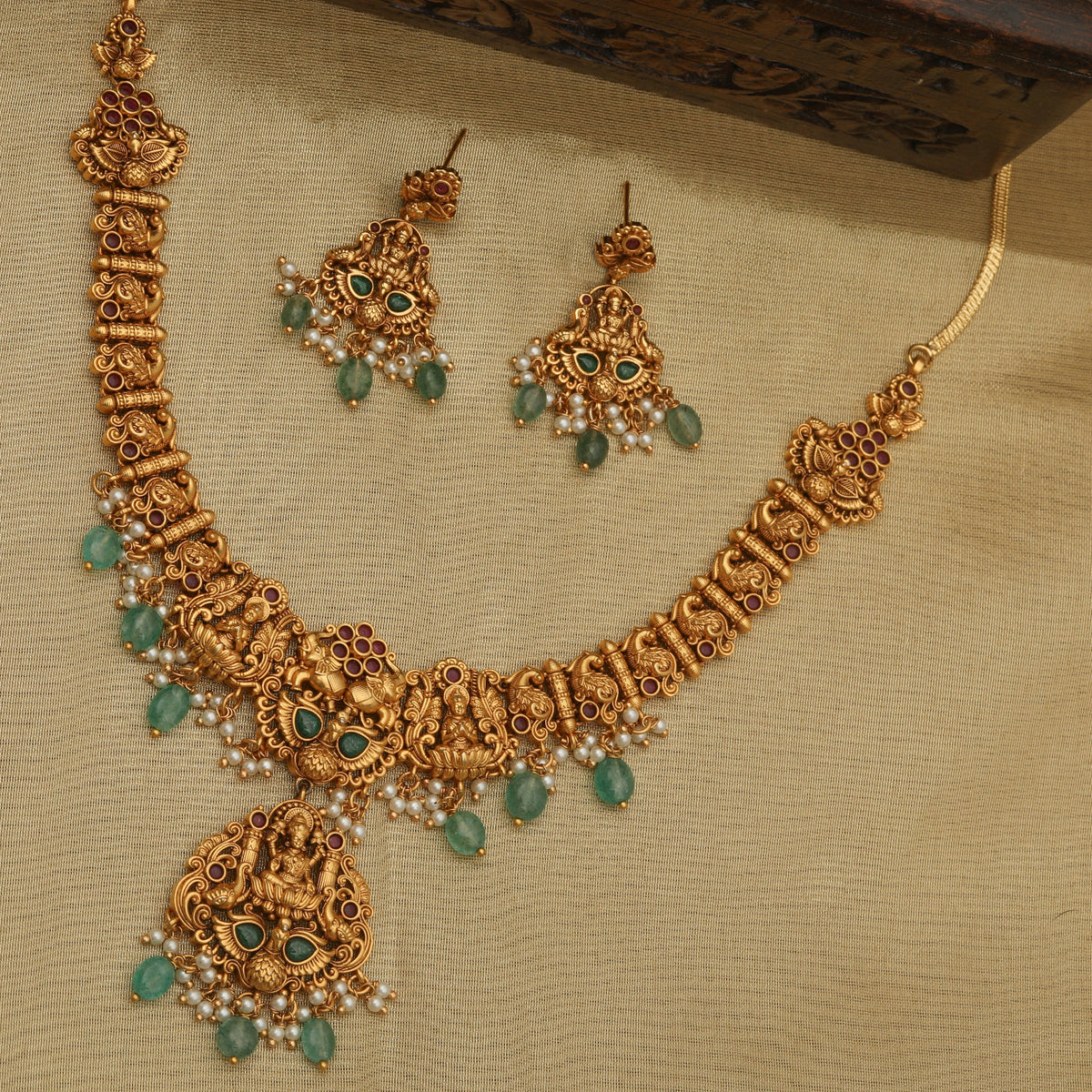 Meenakshi Antique Necklace Set