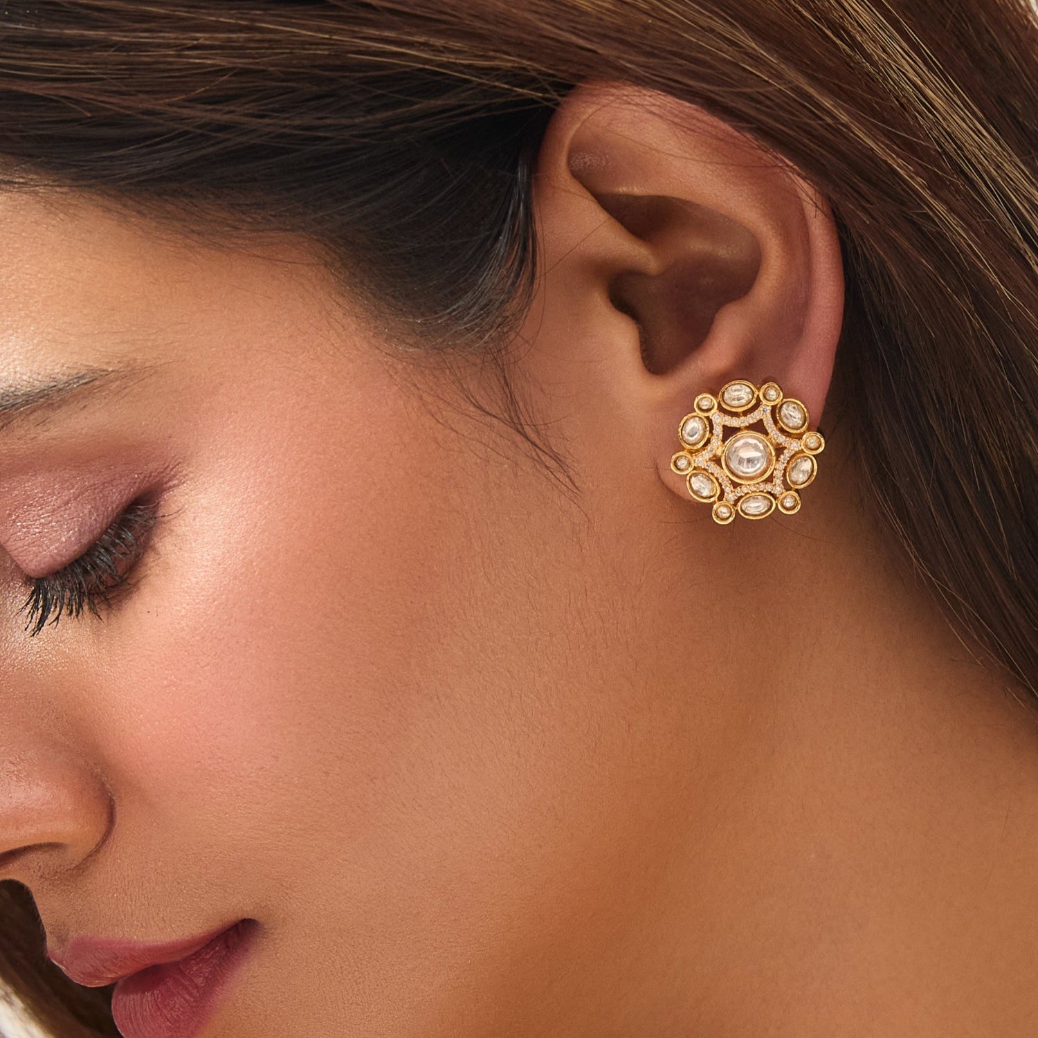 Classic Round Kundan Stud Earrings